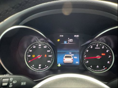 Used 2020 Mercedes-Benz GLC 300 4MATIC w/ Parking Assistance Package image 38