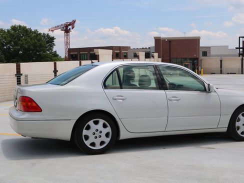Used 2001 Lexus LS 430 RWD image 57