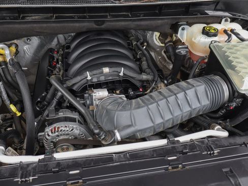 Used 2021 GMC Yukon XL AT4 w/ AT4 Premium Plus Package AWD/4WD image 13