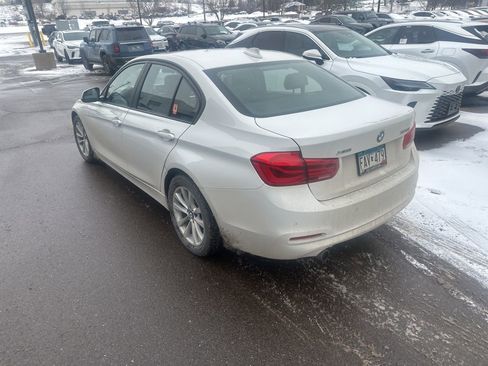 Used 2017 BMW 320i xDrive Sedan image 9