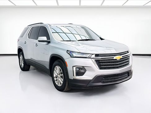 Used 2023 Chevrolet Traverse LT AWD/4WD image 3
