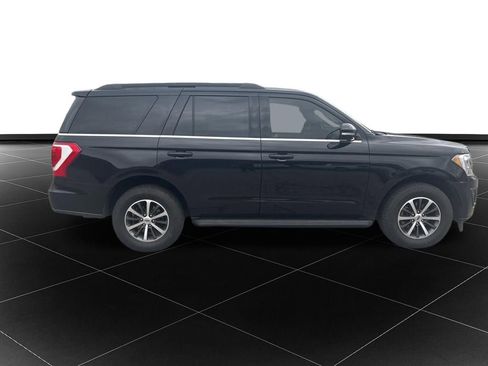Used 2019 Ford Expedition XLT w/ Equipment Group 201A AWD/4WD image 2