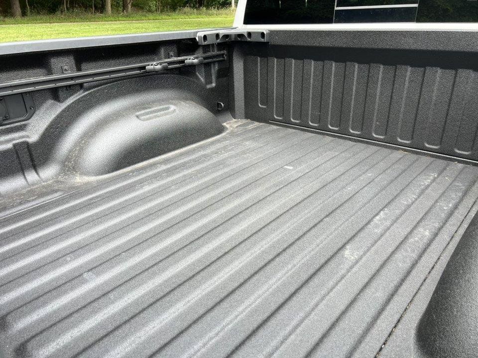 Used 2025 RAM 1500 Laramie w/ Night Edition AWD/4WD image 7
