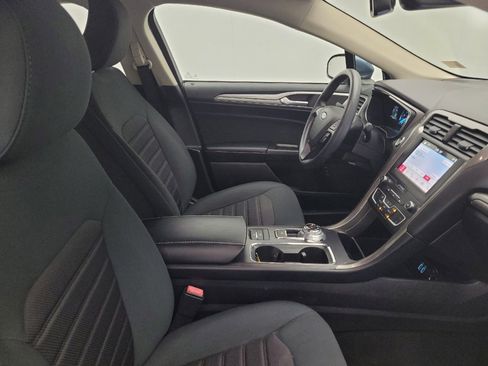 Used 2019 Ford Fusion SE image 21
