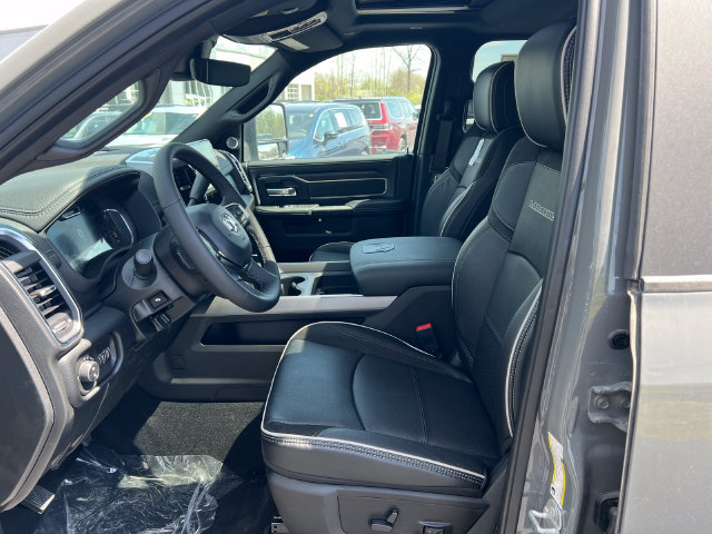 New 2026 RAM 2500 Laramie AWD/4WD image 4