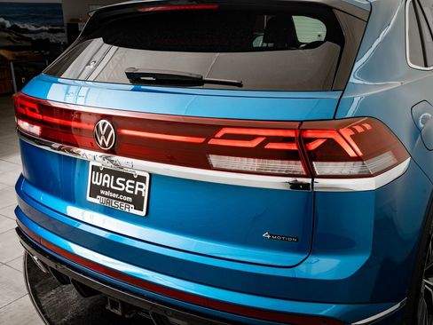 Used 2024 Volkswagen Atlas Cross Sport SEL Premium R-Line image 9