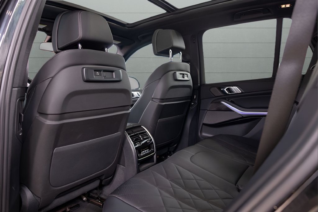 Used 2023 BMW X5 M50i w/ Climate Comfort Package AWD/4WD image 48