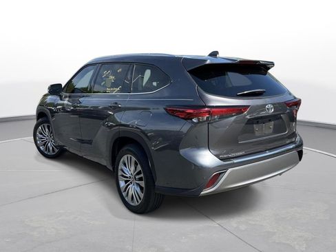 Used 2022 Toyota Highlander Platinum image 8