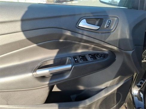 Used 2017 Ford Escape SE image 10