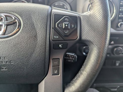 Used 2022 Toyota Tacoma TRD Off-Road image 26