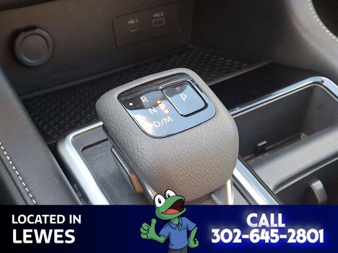 Used 2025 Nissan Pathfinder SV w/ SV Premium Package image 15