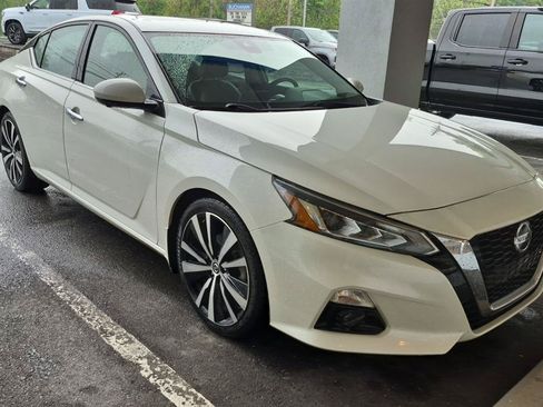 Used 2020 Nissan Altima 2.0 Platinum FWD image 5