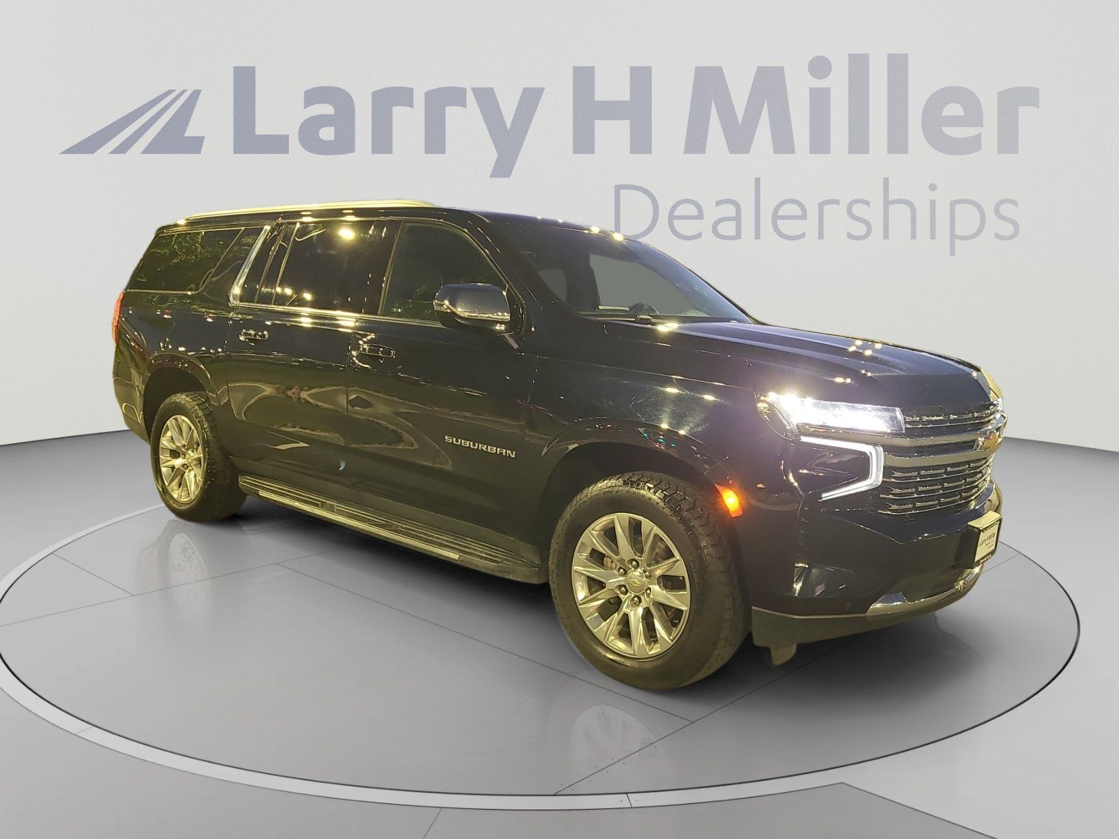 Used 2023 Chevrolet Suburban Premier AWD/4WD image 7