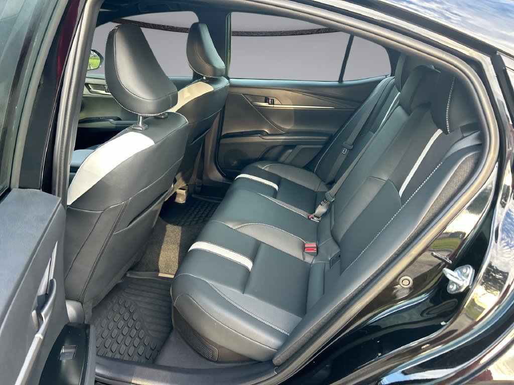 Used 2025 Toyota Camry SE FWD image 31