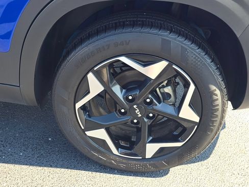 Certified 2025 Kia Seltos S FWD image 14