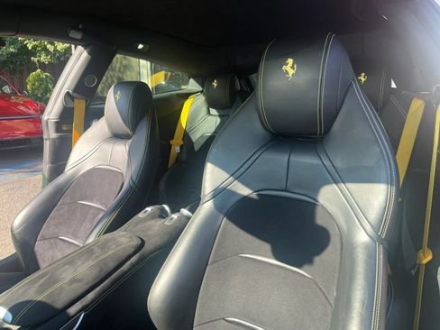Used 2018 Ferrari GTC4Lusso AWD/4WD image 12