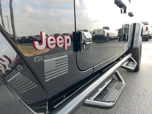 Used 2023 Jeep Gladiator Rubicon w/ Trailer Tow Package image 12