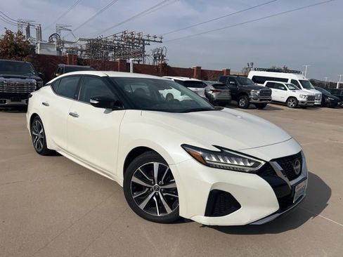 Used 2023 Nissan Maxima SV w/ Floor Mat Group image 4