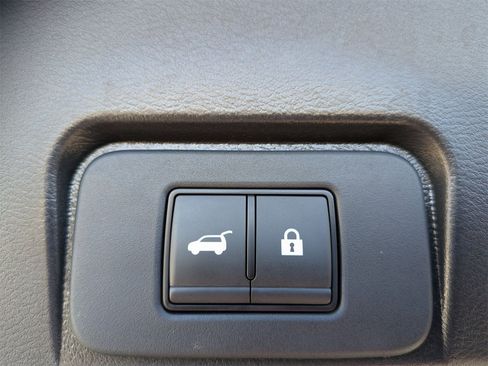 Used 2023 Nissan Rogue SL image 33