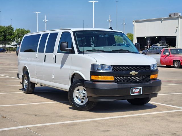 Used 2025 Chevrolet Express 3500 LS RWD image 2