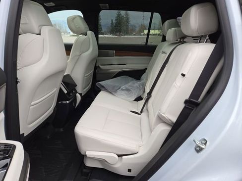 New 2026 Cadillac Vistiq Luxury image 31