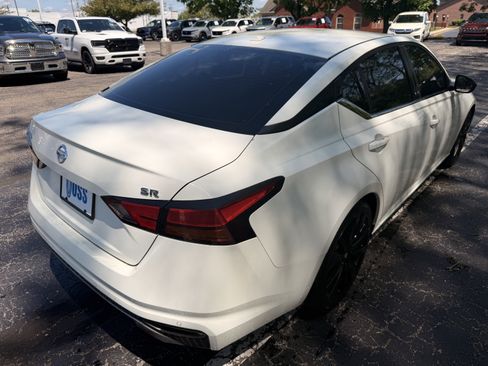 Used 2020 Nissan Altima 2.5 SR FWD image 3