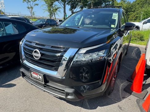 Used 2022 Nissan Pathfinder SV w/ SV Premium Package AWD/4WD image 6