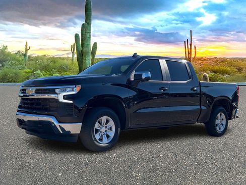 Used 2025 Chevrolet Silverado 1500 LT w/ Safety Package image 2