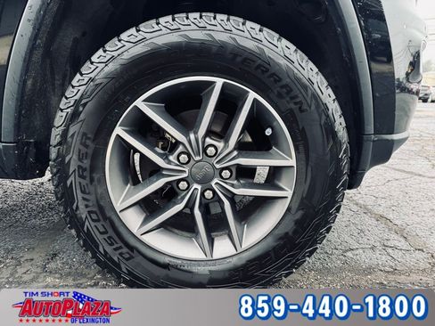 Used 2019 Jeep Grand Cherokee Limited image 21