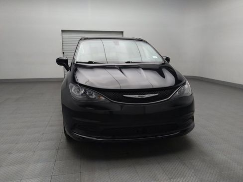 Used 2022 Chrysler Voyager LX image 14