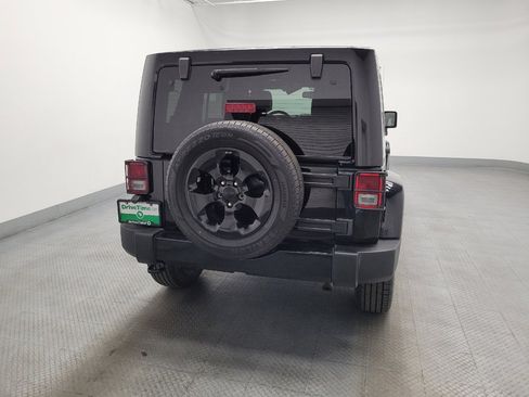 Used 2015 Jeep Wrangler Unlimited Sahara image 7