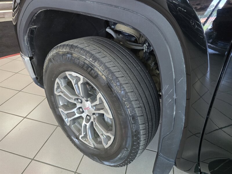 Used 2025 GMC Sierra 1500 SLT AWD/4WD image 42