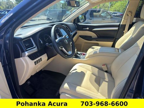 Used 2016 Toyota Highlander XLE AWD/4WD image 23
