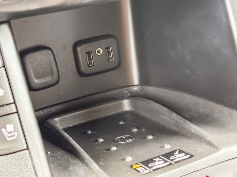 Used 2017 GMC Acadia Denali w/ Technology Package FWD image 35