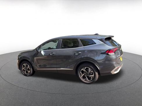 Used 2025 Kia Sportage LX FWD image 10