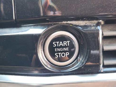 Used 2022 Nissan Pathfinder SV FWD image 19
