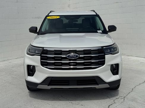 Used 2025 Ford Explorer Active w/ Active Comfort Package AWD/4WD image 7