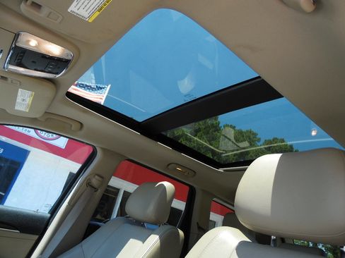 Used 2014 Jeep Grand Cherokee Limited w/ Luxury Group II RWD image 9