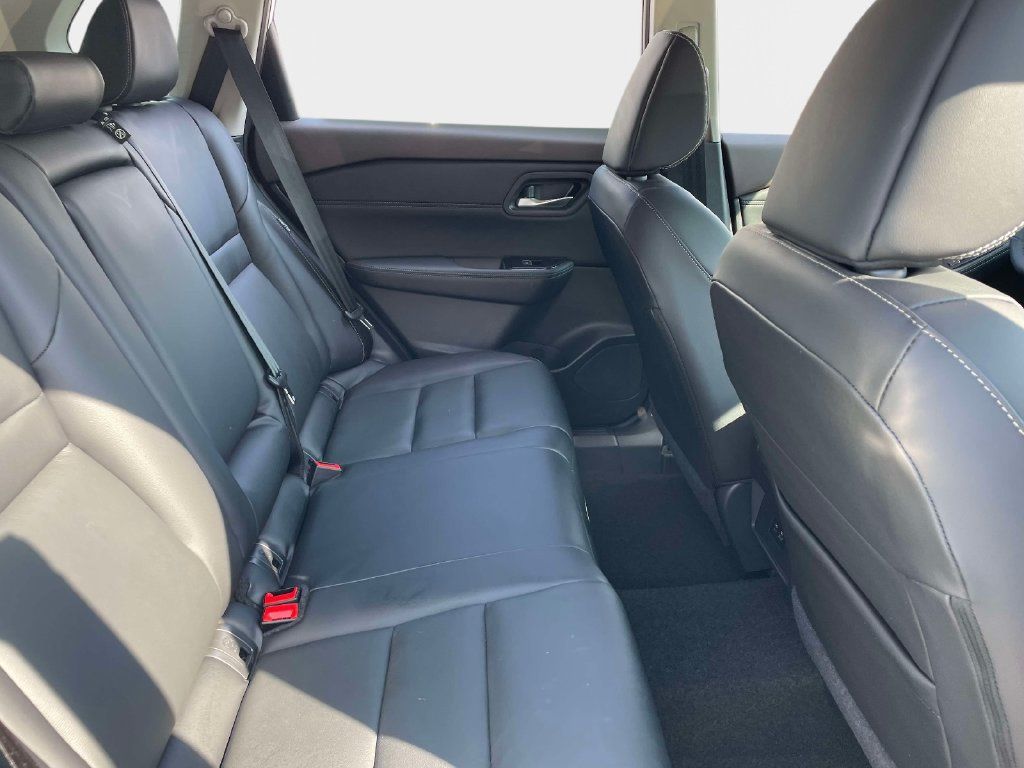 Used 2023 Nissan Rogue SL AWD/4WD image 12