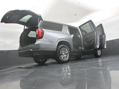 Used 2025 GMC Yukon XL Denali AWD/4WD image 56