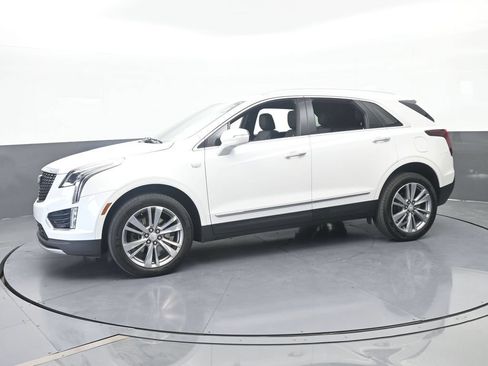 Used 2024 Cadillac XT5 Premium Luxury FWD image 2