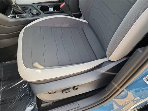 New 2026 Volkswagen Taos SE image 14