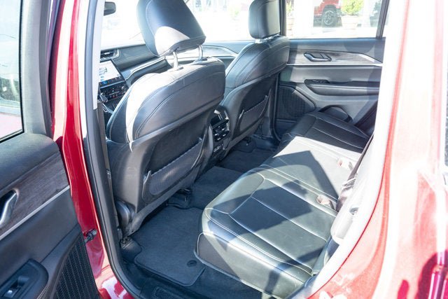 Used 2023 Jeep Grand Cherokee Limited RWD image 27