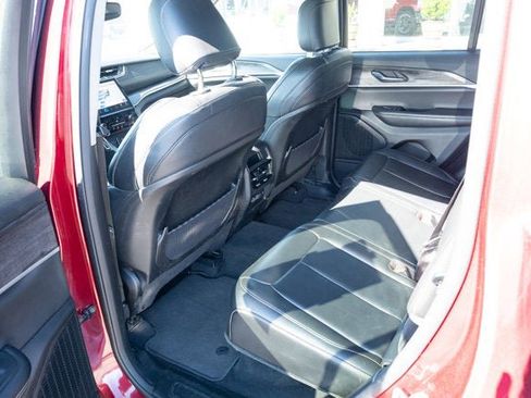 Certified 2023 Jeep Grand Cherokee Limited RWD image 27