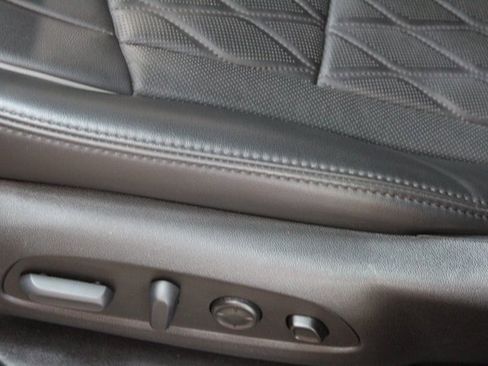 Used 2023 Buick Enclave Avenir image 14