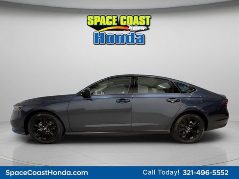 Used 2025 Honda Accord SE image 4