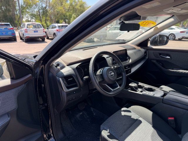 Used 2023 Nissan Rogue SV FWD image 29
