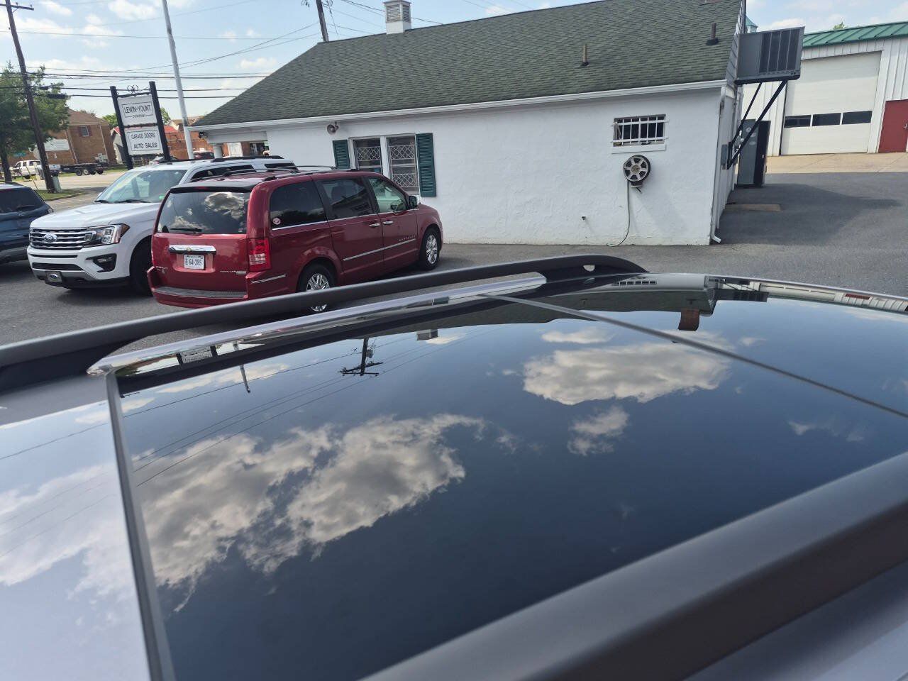 Used 2019 Jeep Cherokee Trailhawk AWD/4WD image 5