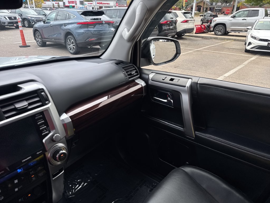 Used 2024 Toyota 4Runner Limited AWD/4WD image 30