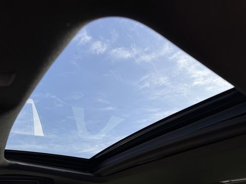 Certified 2023 Lexus IS 350 F Sport image 19